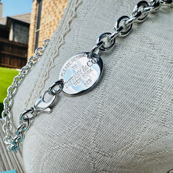 Tiffany & Co. Oval Tag Chain Necklace in Silver, 15.5" - Picture 1 of 5